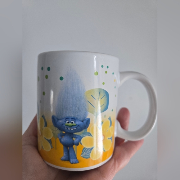 🎁 Free With Any Purchase - Trolls Floral Mug - Green and Yellow - Picture 3 of 5